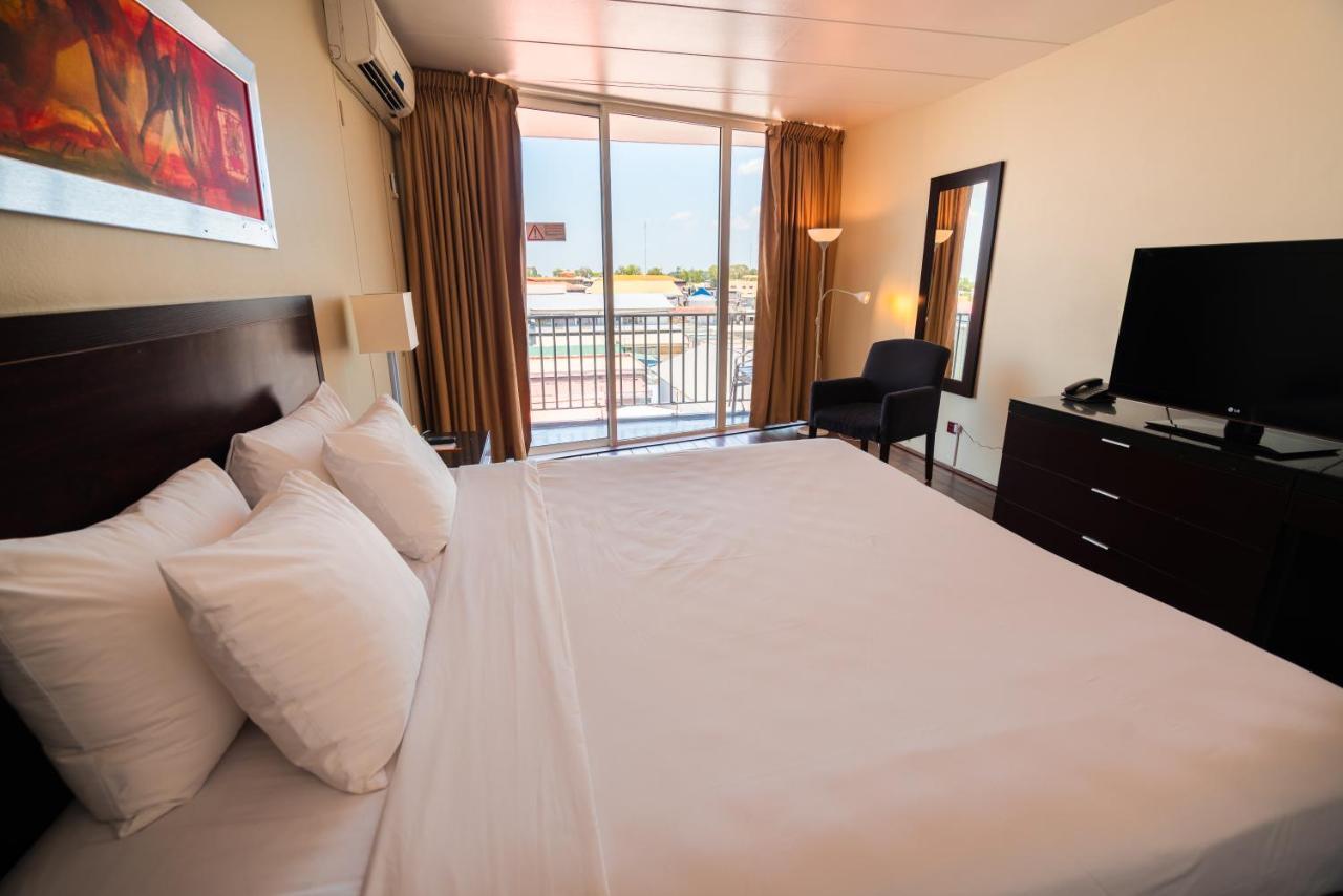 Radisson Hotel Paramaribo Esterno foto